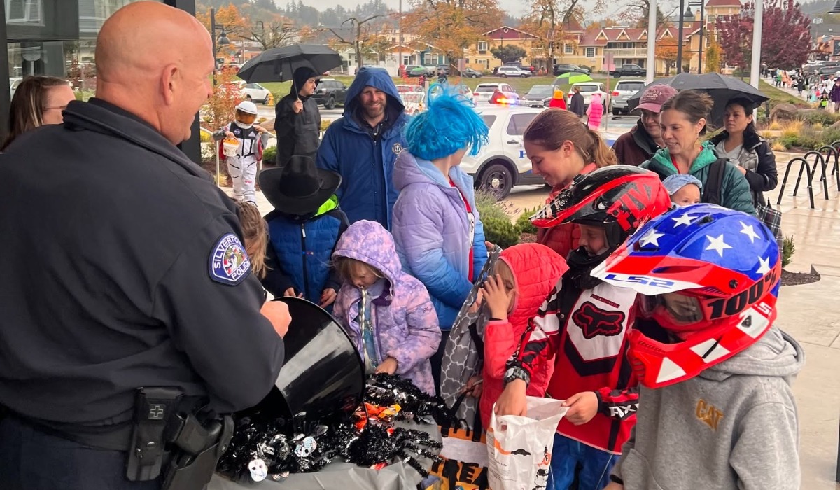 Kids trick or treating at the silverton police station